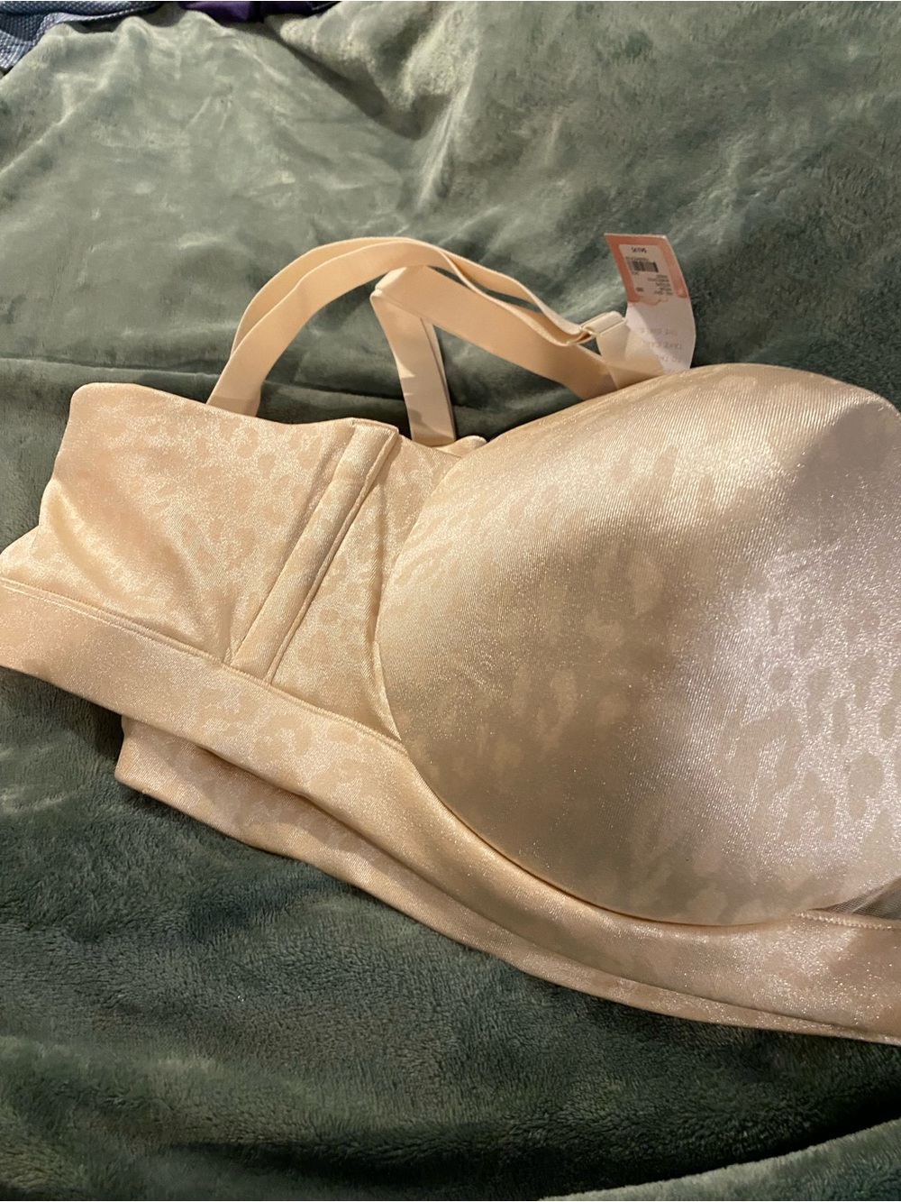 Cacique Beige Shimmer Longline. Size 50D. Removable straps.